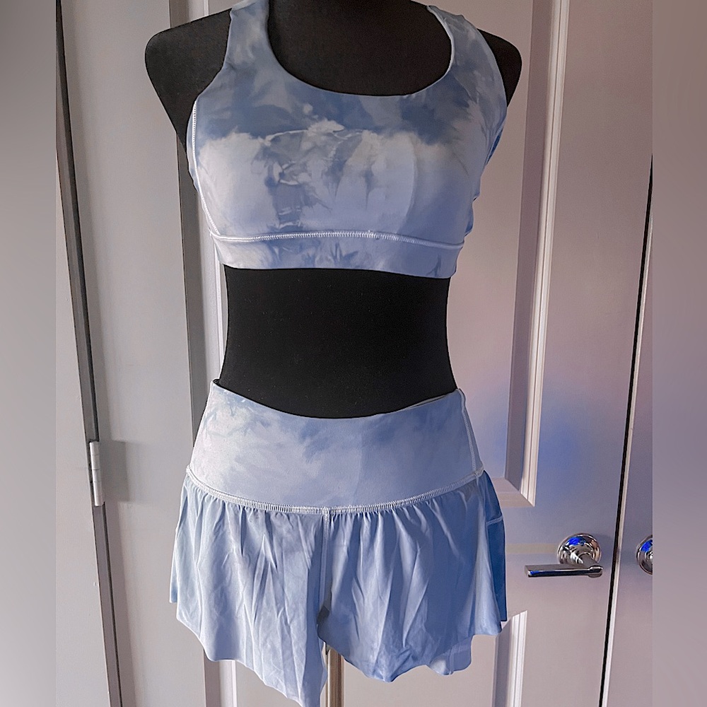 NWOT Lululemon custom tie dye shorts. Blue tie dye Size 4. New. Shorts only.